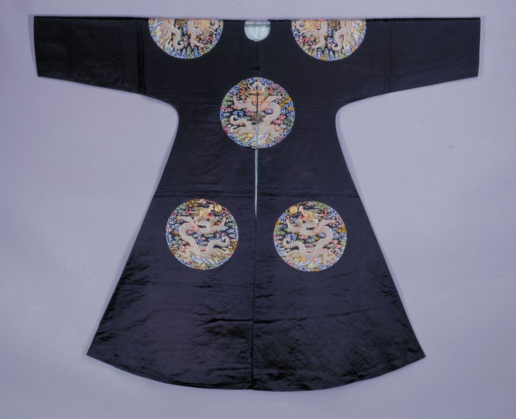 图片[1]-Stone blue satin embroidered cotton jacket with eight clouds and dragons-China Archive